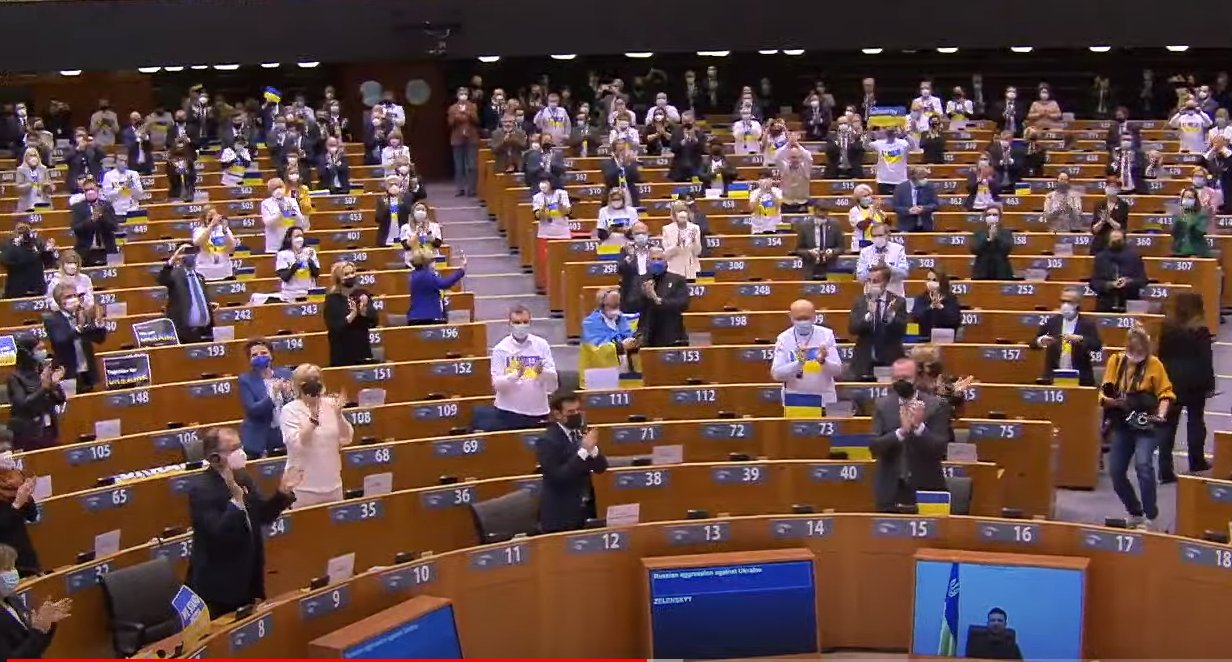 Zelenskyy appelle l’UE à soutenir l’Ukraine