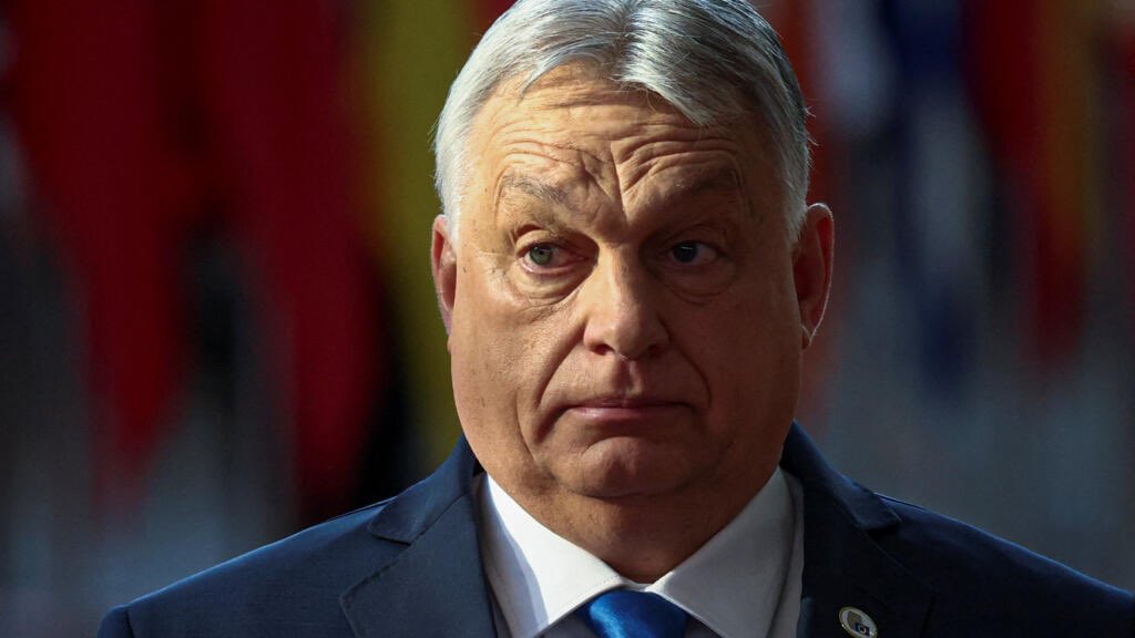 US sanctions eyed for Hungarian officials blocking Ukraine aid