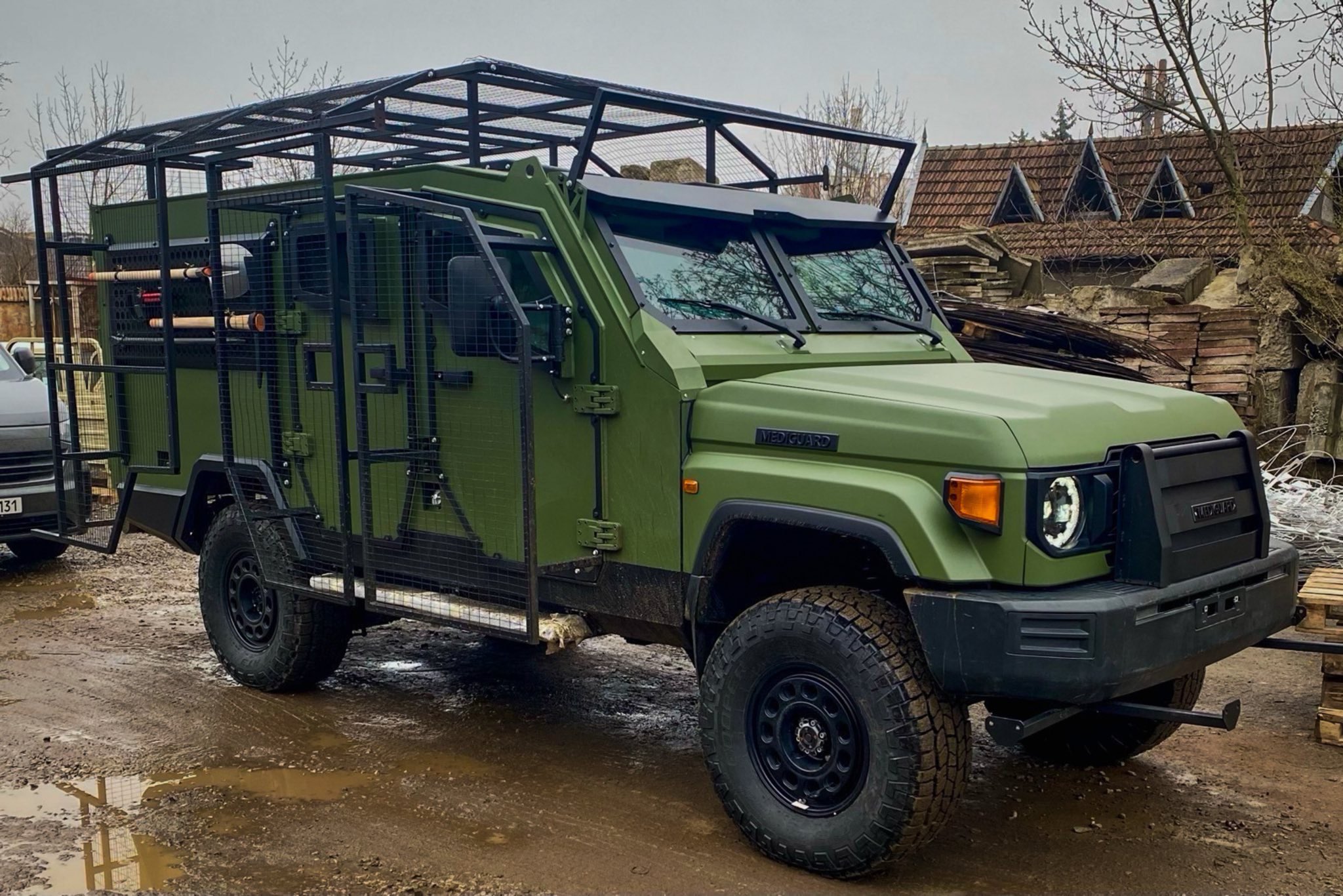 Germany donates five MEDIGUARD armored medical vehicles to Ukraine’s National Guard.