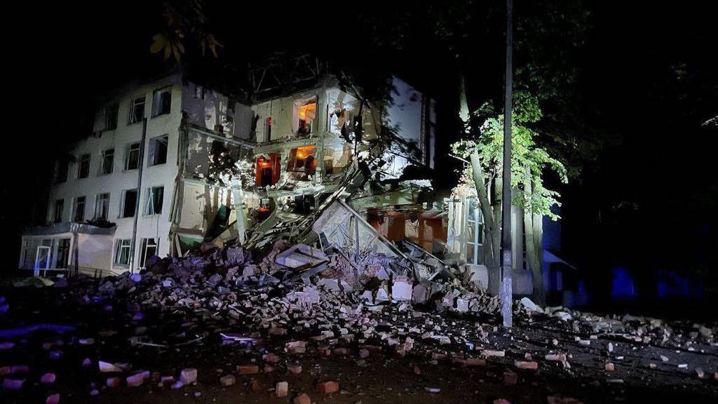 Russian airstrike hits university in Sumy, rescue teams on site