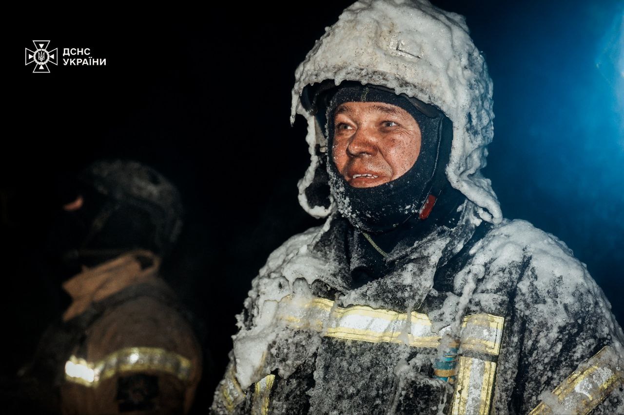 Heroic rescuer in icy aftermath of Russian attacks