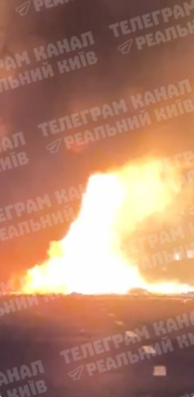Cars ablaze in Kyiv’s Holosyiiv district