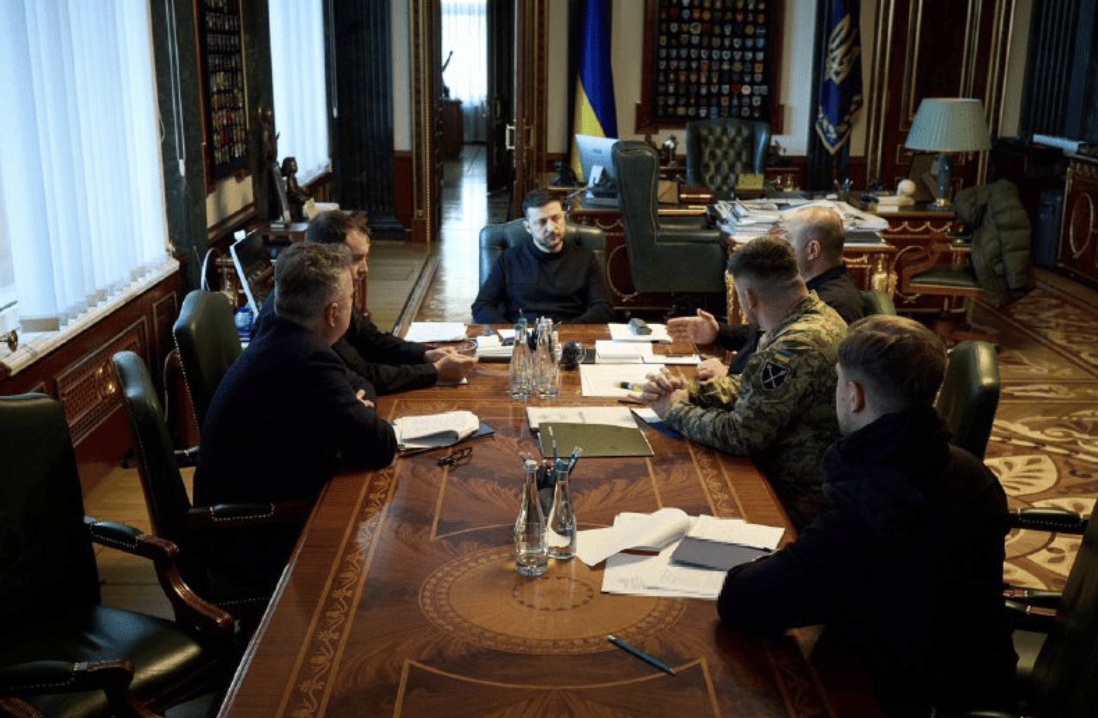 Zelenskyy meets negotiating team for UAE talks, ready for “real steps”