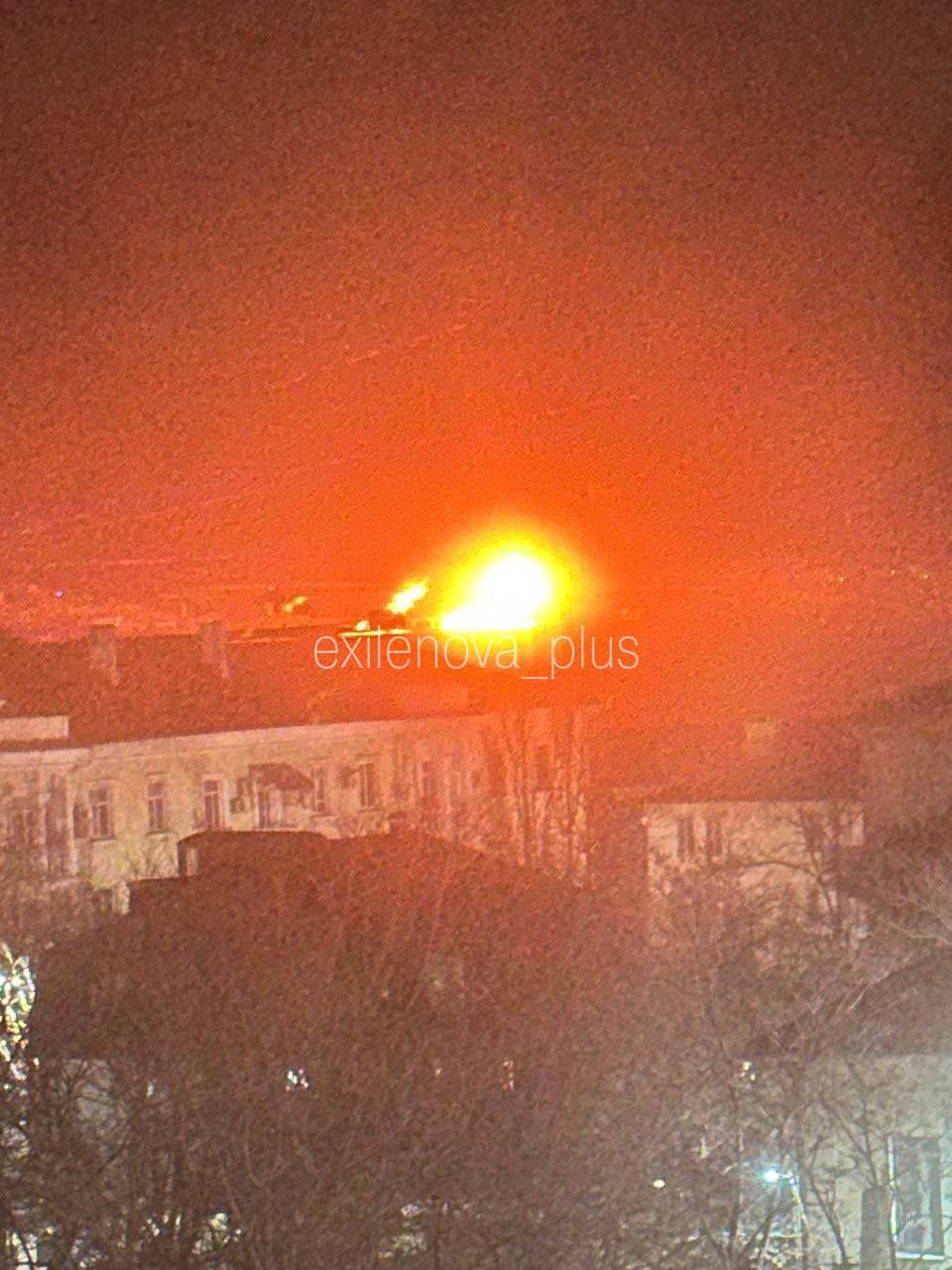 Strong fire at Novorossiysk port