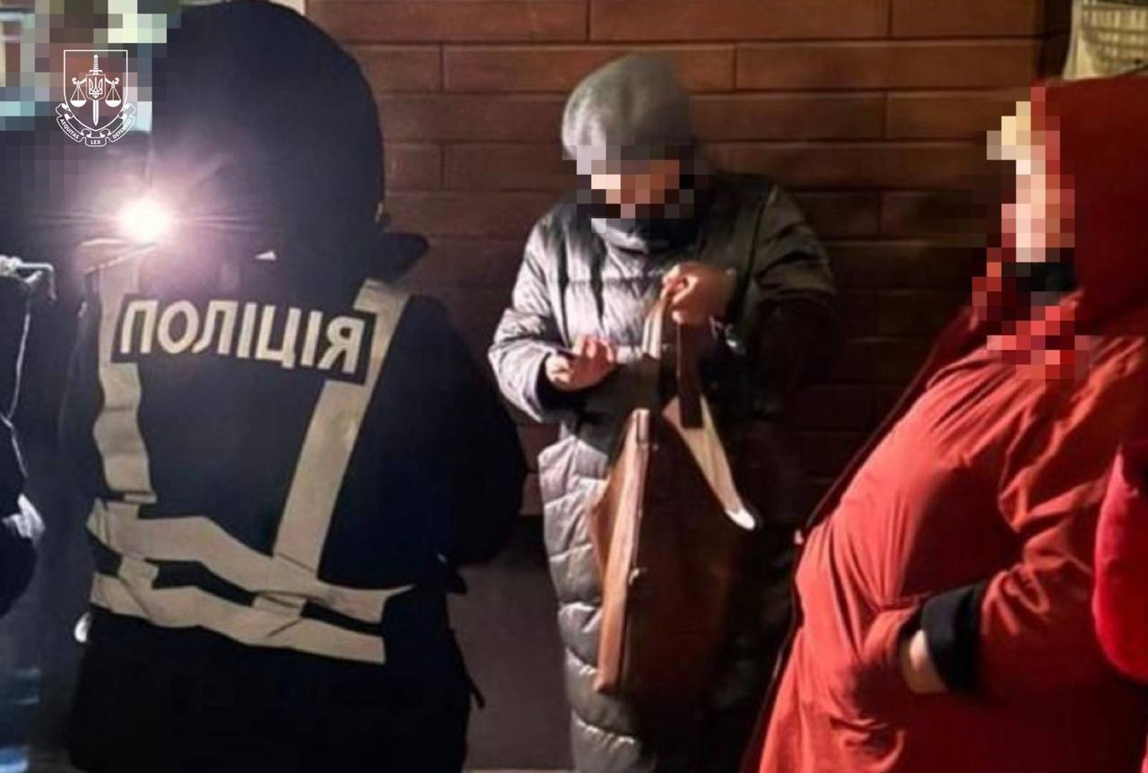 Officials of the Central MSEC detained during bribe receipt