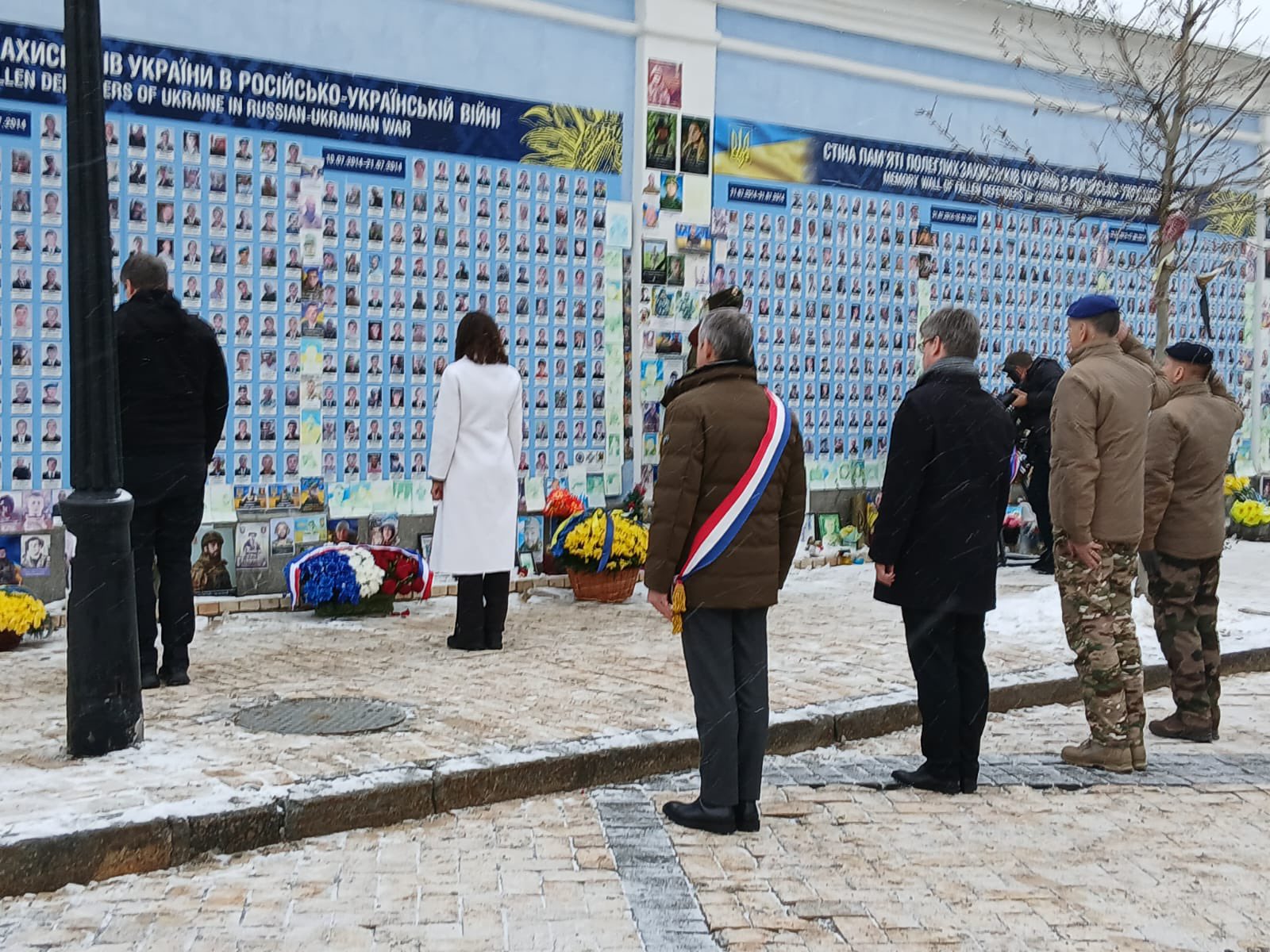Tribute to Ukraine defenders fallen in combat