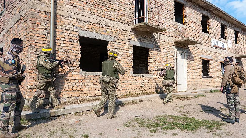 Western troops in Ukraine: instructors, not combat, freeing Ukrainian forces for front lines.