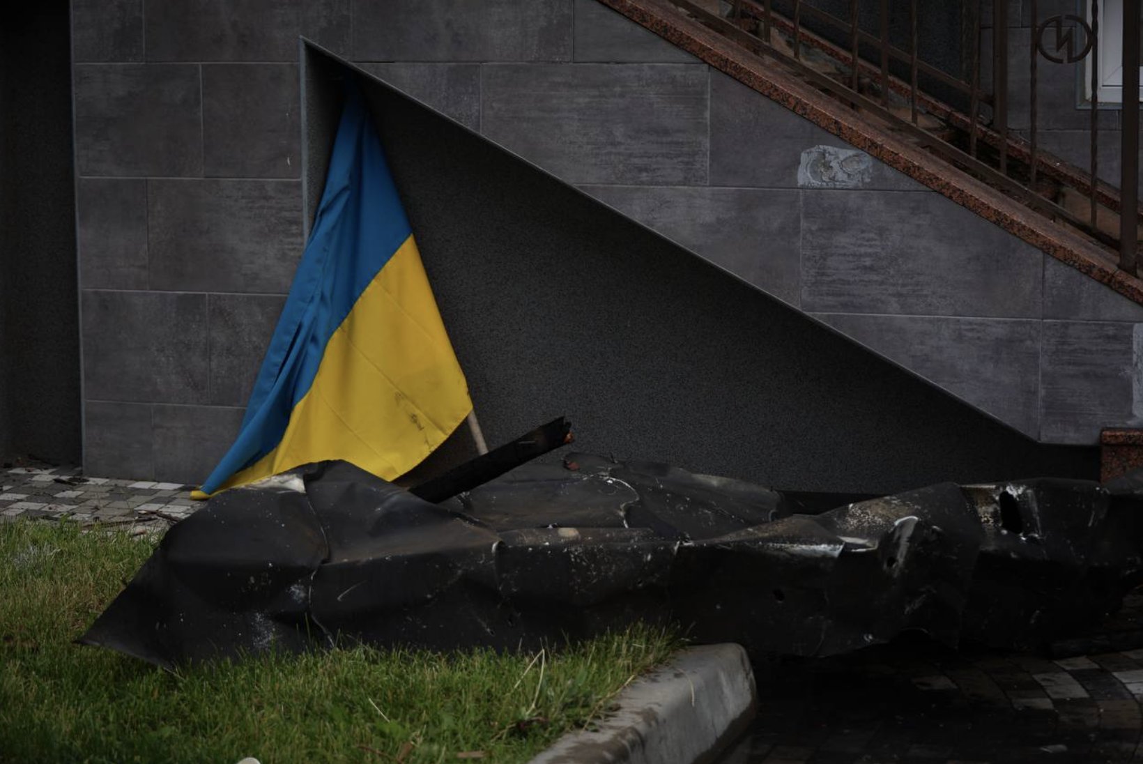 Russian Air Strike Devastates Kyiv Region Hospitals, Injures Child