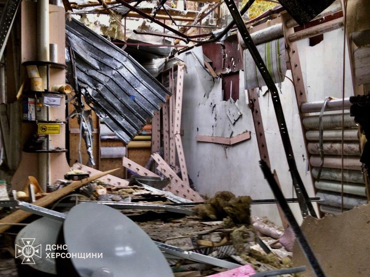 Russian strike on Kherson: deaths and injuries