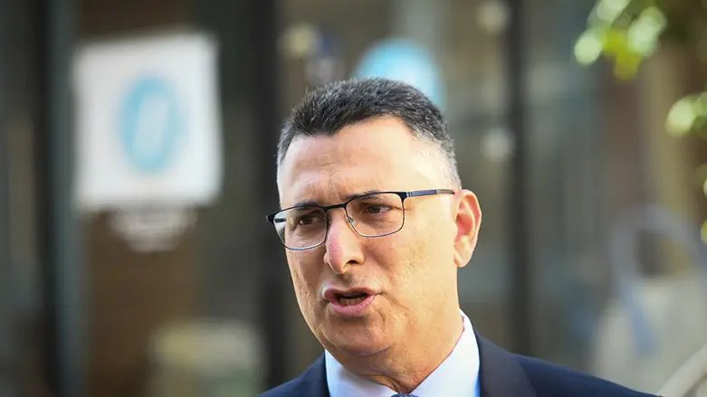 Israeli Foreign Minister Gideon Saar arrives in Kyiv for talks with Ukrainian officials