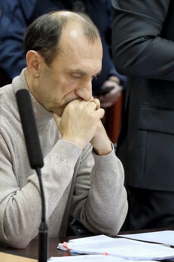 Bracelet removed from Ukrainian colonel Chervinsky, case collapses