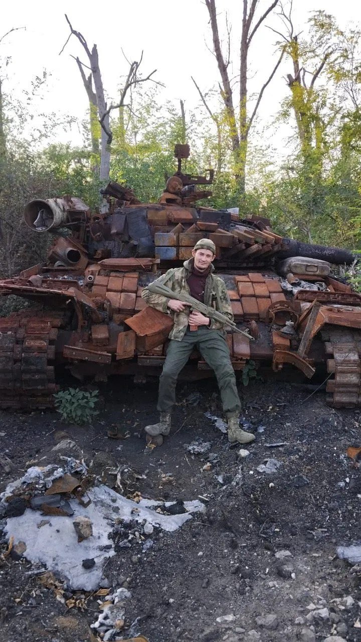 Destroyed Russian T-80BV tank in Luhansk region
