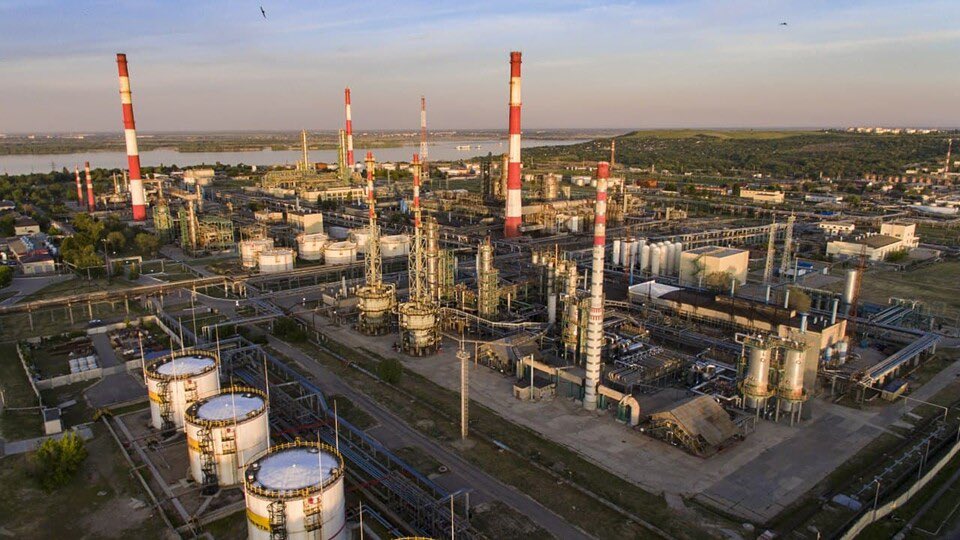 Saratov oil refinery stops processing after drone attack, reports Reuters