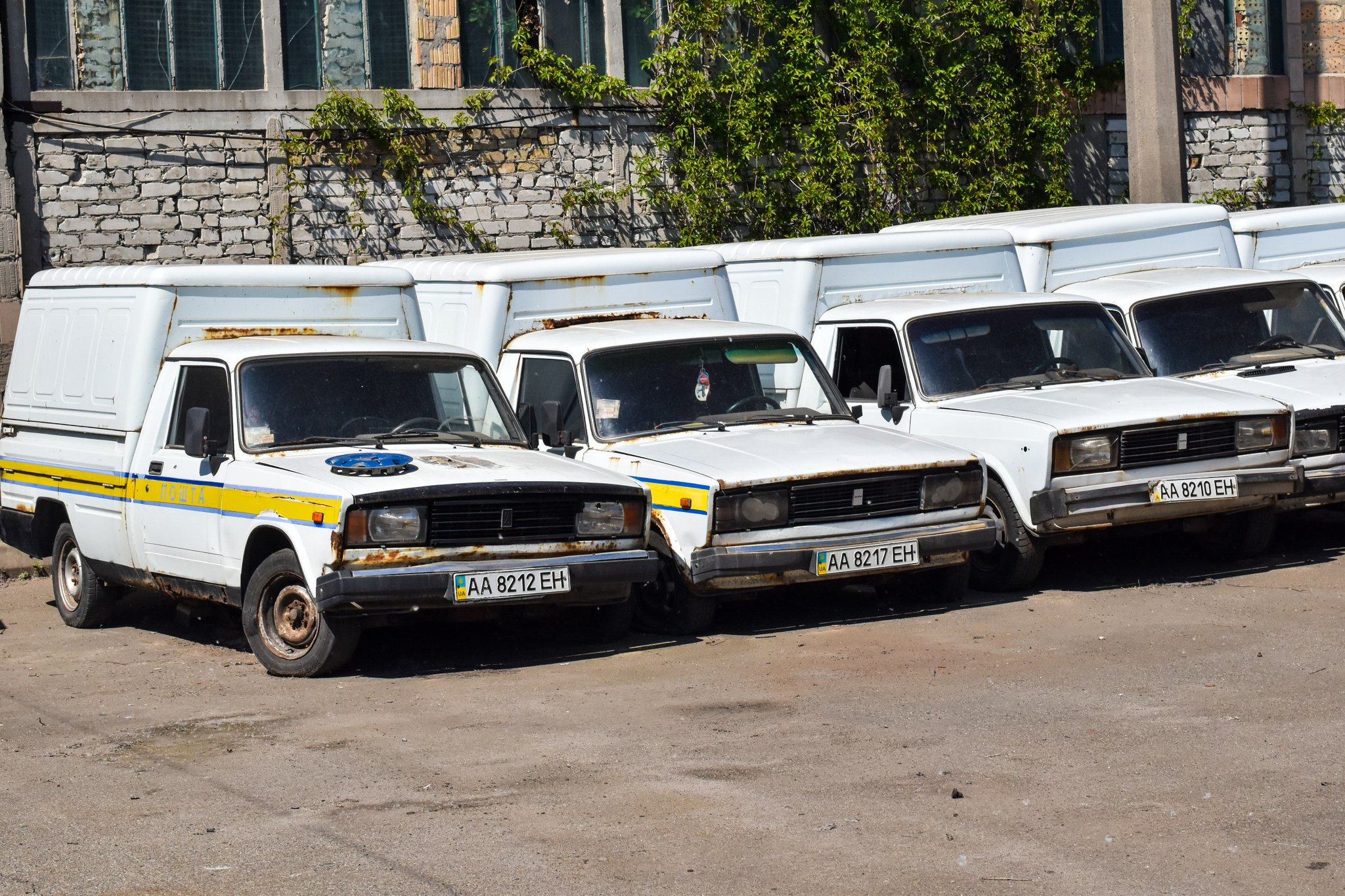 Ukrposhta Sells 500 Vehicles, Offers to Volunteers