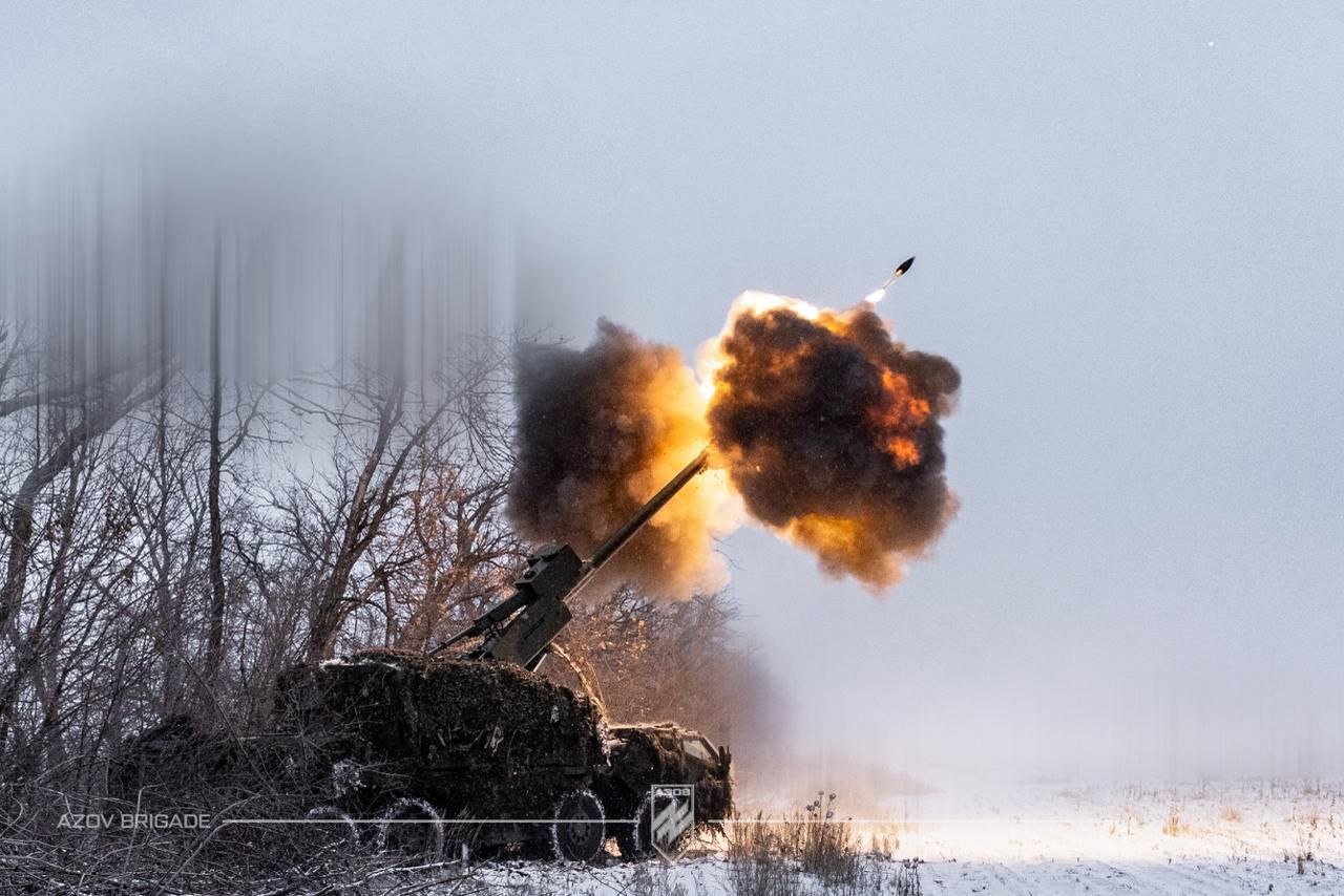DITA 155mm howitzer in action with Azov Brigade targets enemy positions.