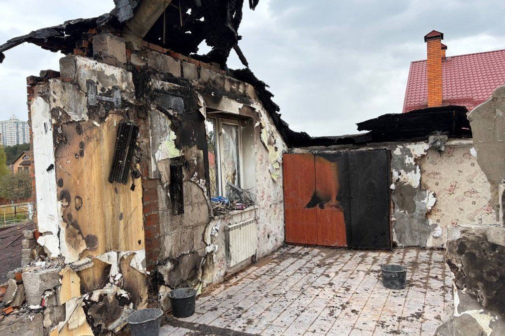 Russian Drones Destroy Home of Ukrainian Electronic Warfare Expert Flash