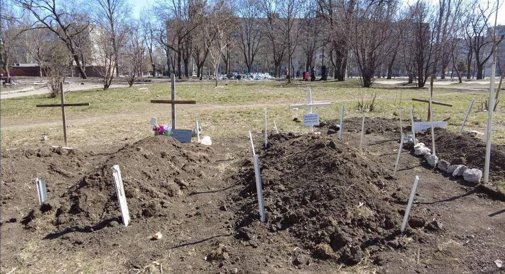 Mariupol: graves of civilians on children’s playgrounds