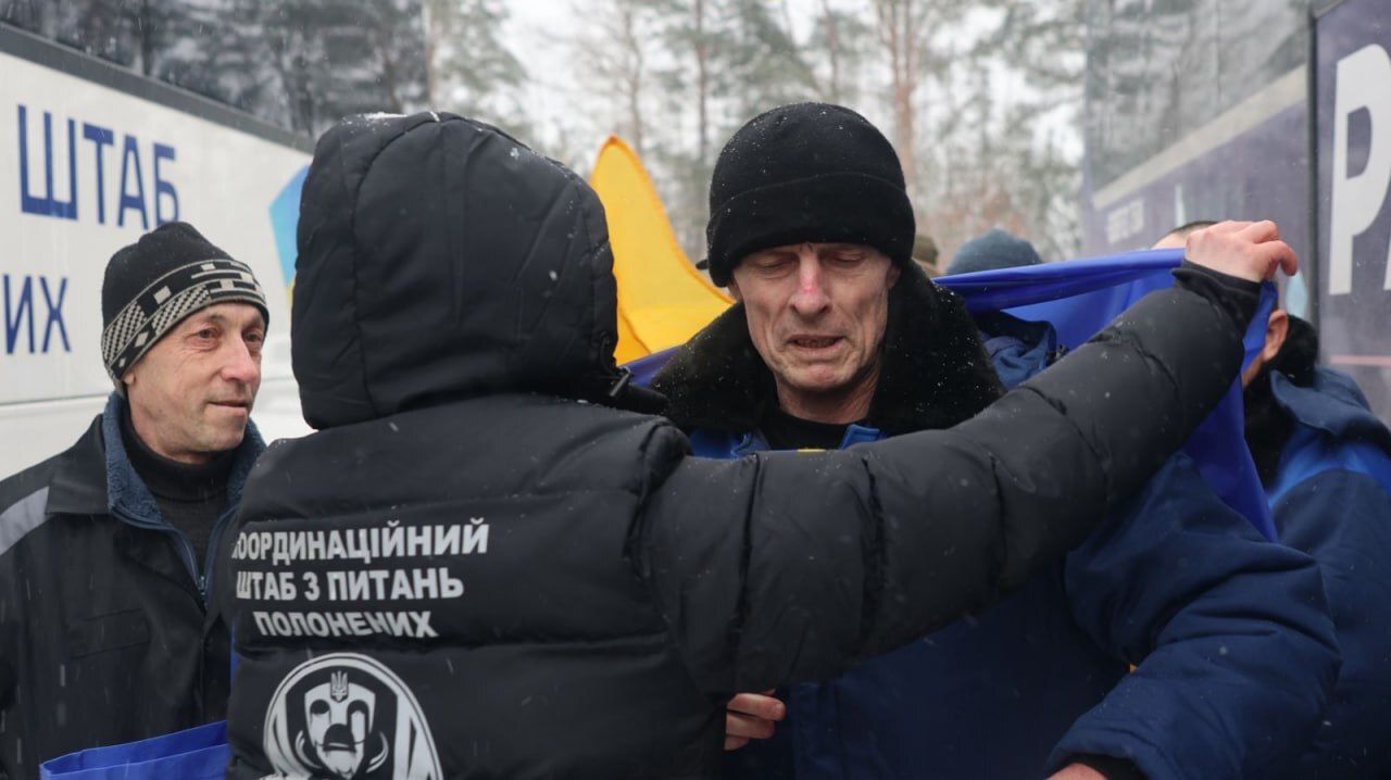 157 Ukrainians Freed from Russian Captivity in Exchange
