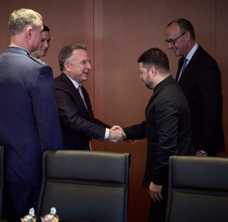 Zelensky negotiates directly with Russia