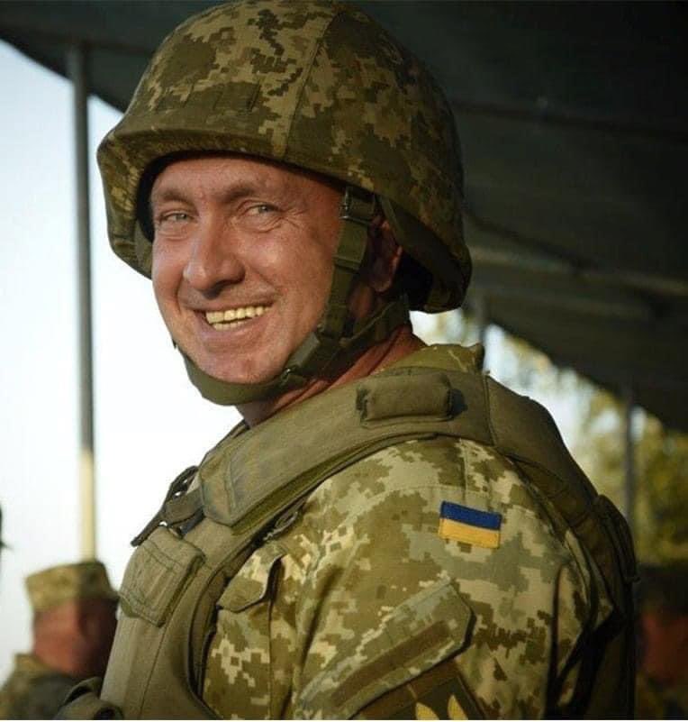 Zelensky awards Hero of Ukraine title to Lieutenant General Pavliuk