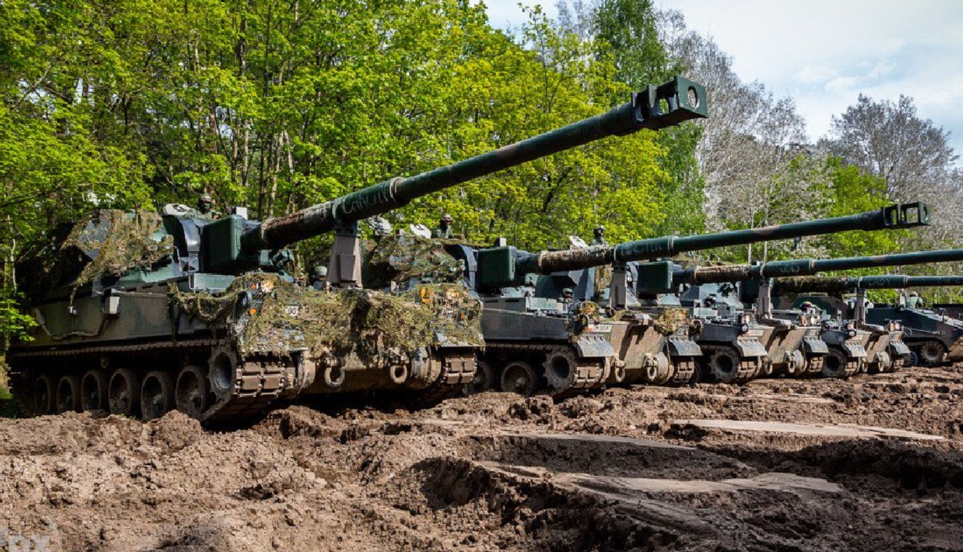 Polish “Krab” Self-Propelled Howitzers Successfully Used on Frontline, Says Zaluzhny