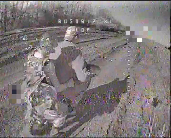 Ukrainian FPV drone targets Russian soldiers on motorcycle