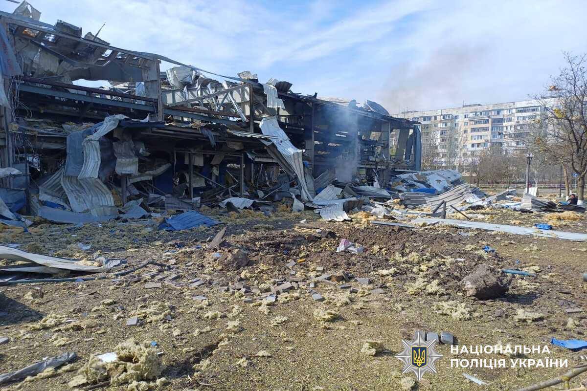 Russian bombs destroy Kherson ice arena