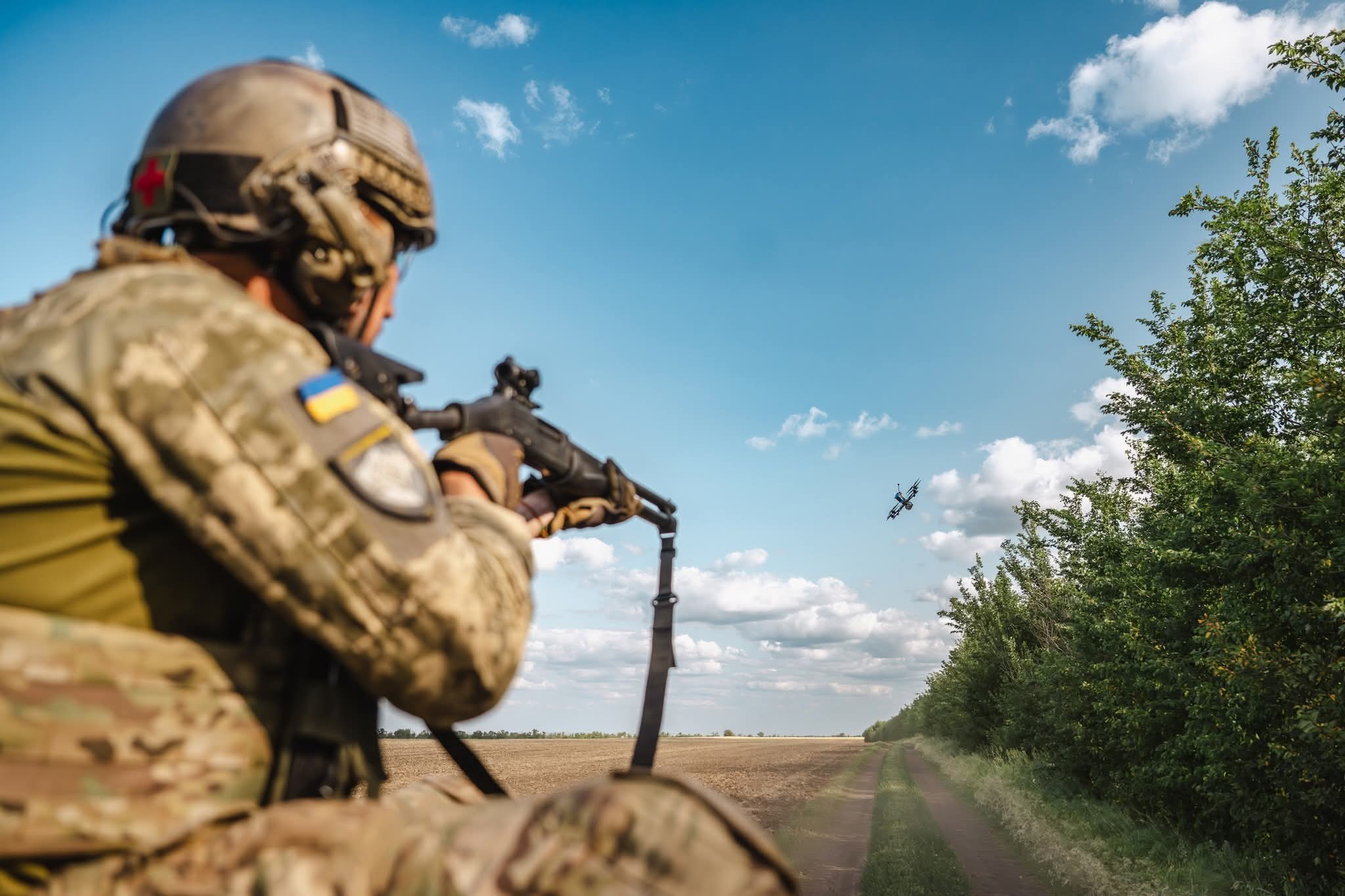 Warriors of the 210th Separate Assault Regiment advance in Zaporizhzhia