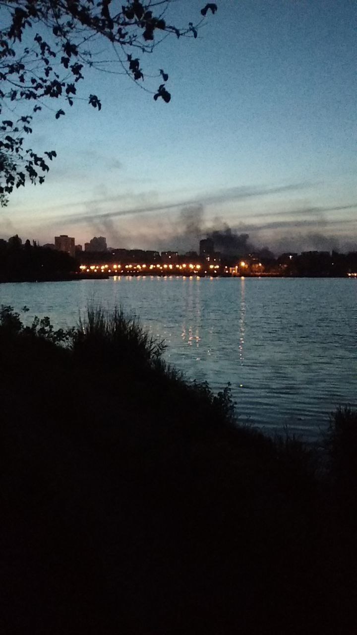 Residential fires after bombardments in Donetsk