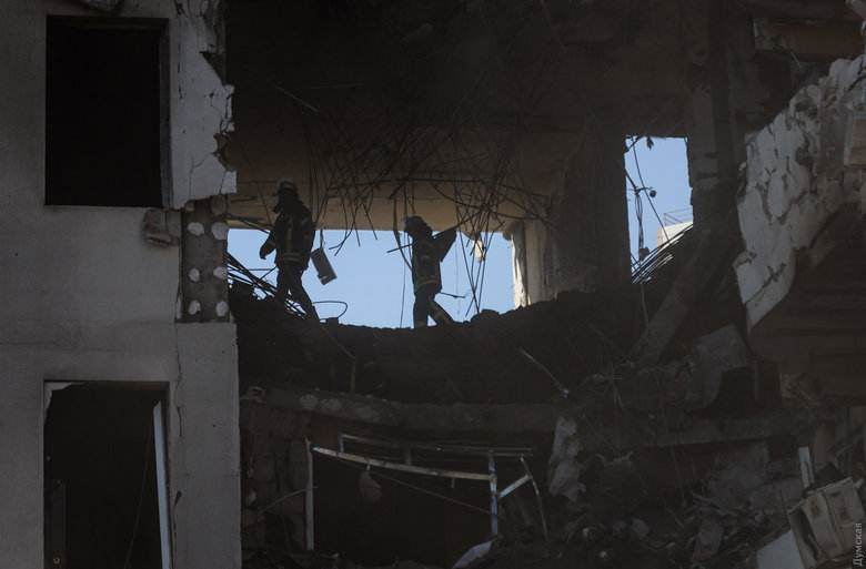 Aftermath of missile strike on Odesa apartment building