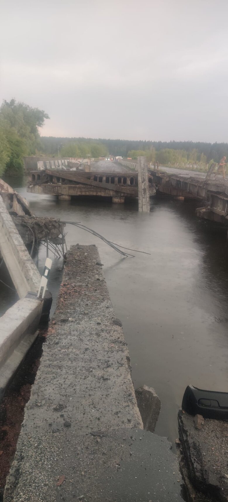 Bridge over Irpin destroyed: one person died, cause under investigation