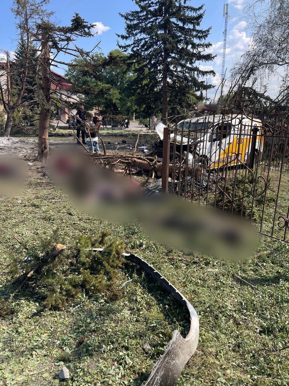 Russians bomb pensioners in Yarova