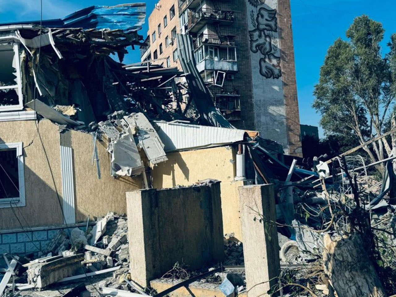 Russian missile strike on Kramatorsk hotel injures Reuters, Polish journalists