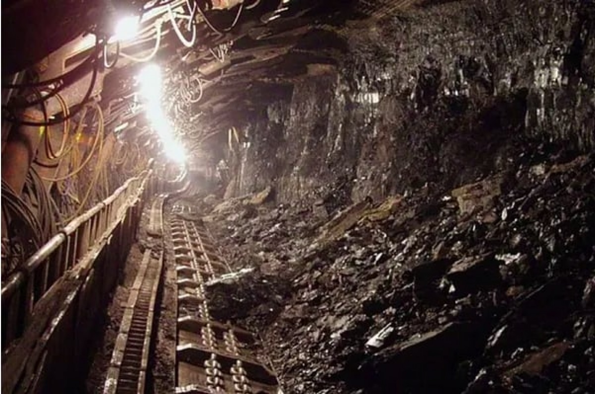 Donbas Coal Mines Cannot Be Relocated, But Equipment Is Being Exported