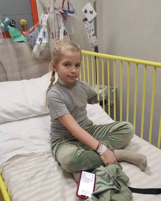 Girl from Bucha becomes orphan and loses an arm