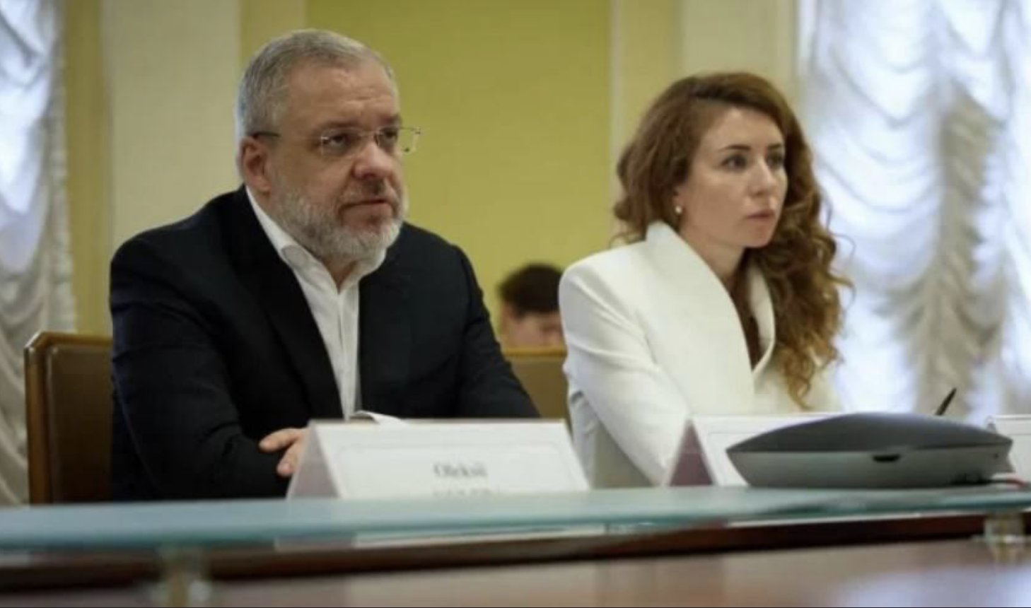 Ukrainian Parliament to dismiss two ministers