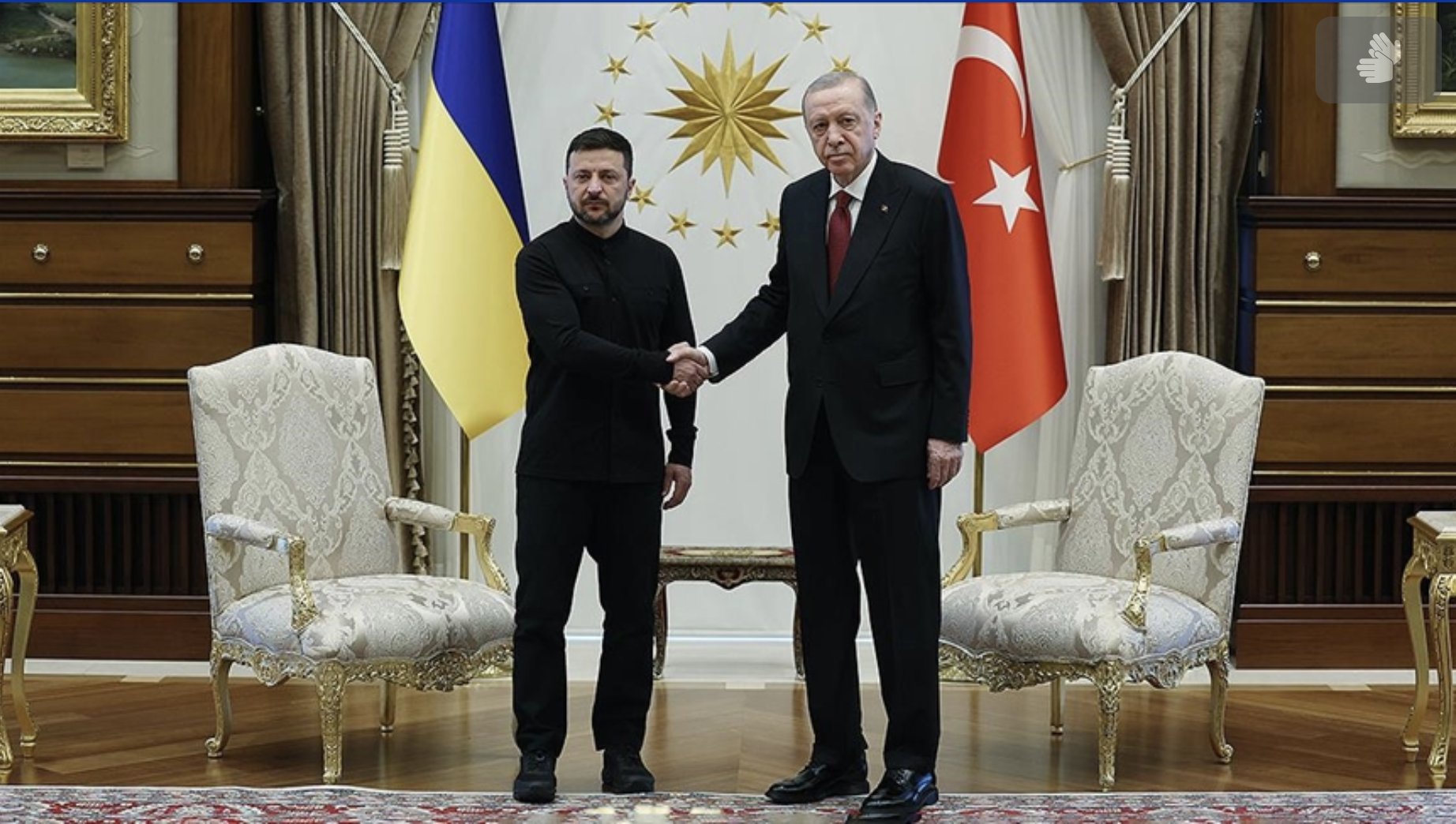 Zelenskyy meets Erdogan in Ankara, Putin does not exist