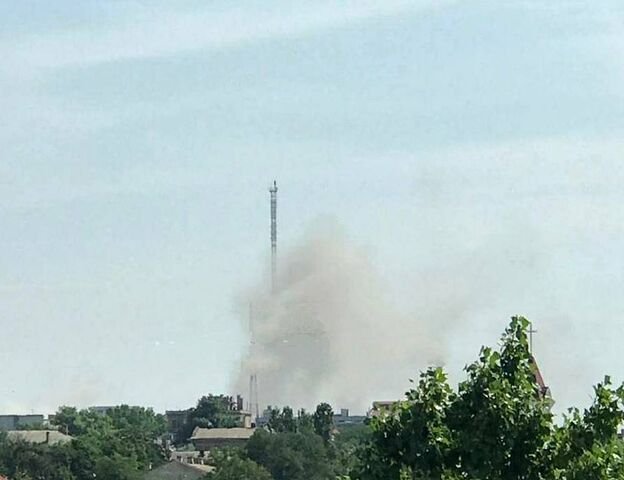 Ukrainian troops shell Russian base in Kherson