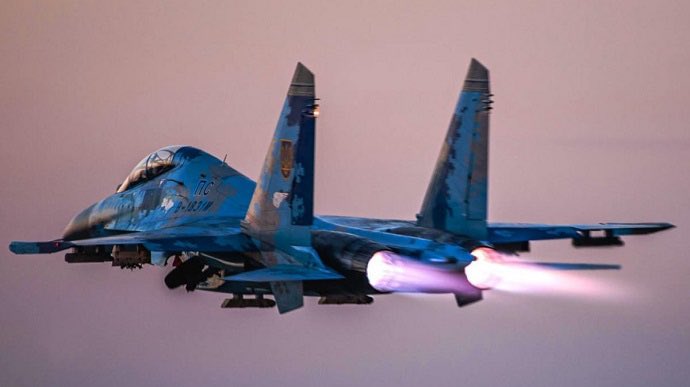 Ukrainian Air Force Strikes Russian Command Post in Bakhmut