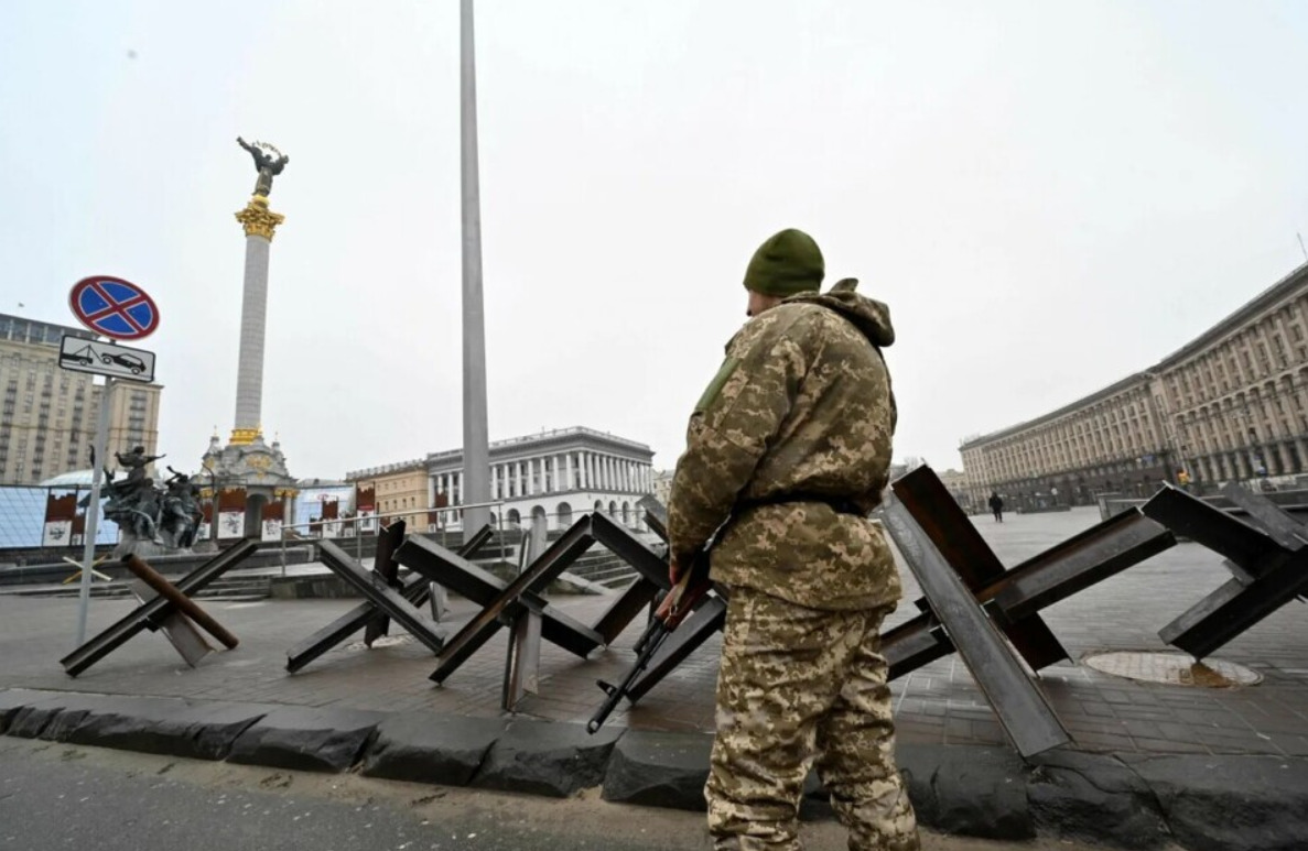 EU advises Ukraine to study martial law limits