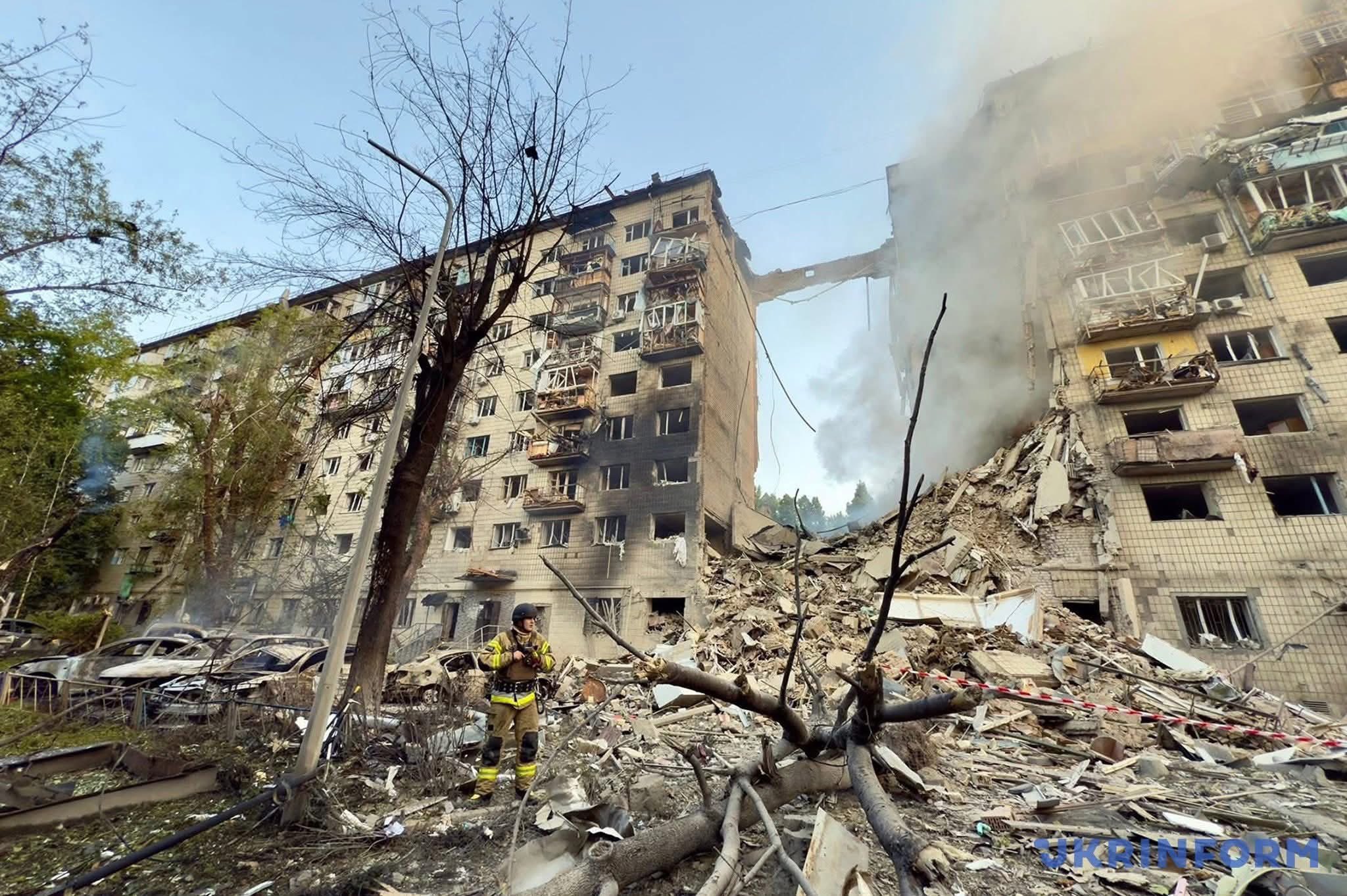 Kyiv: 14 dead, 40+ injured in Russia’s overnight attack