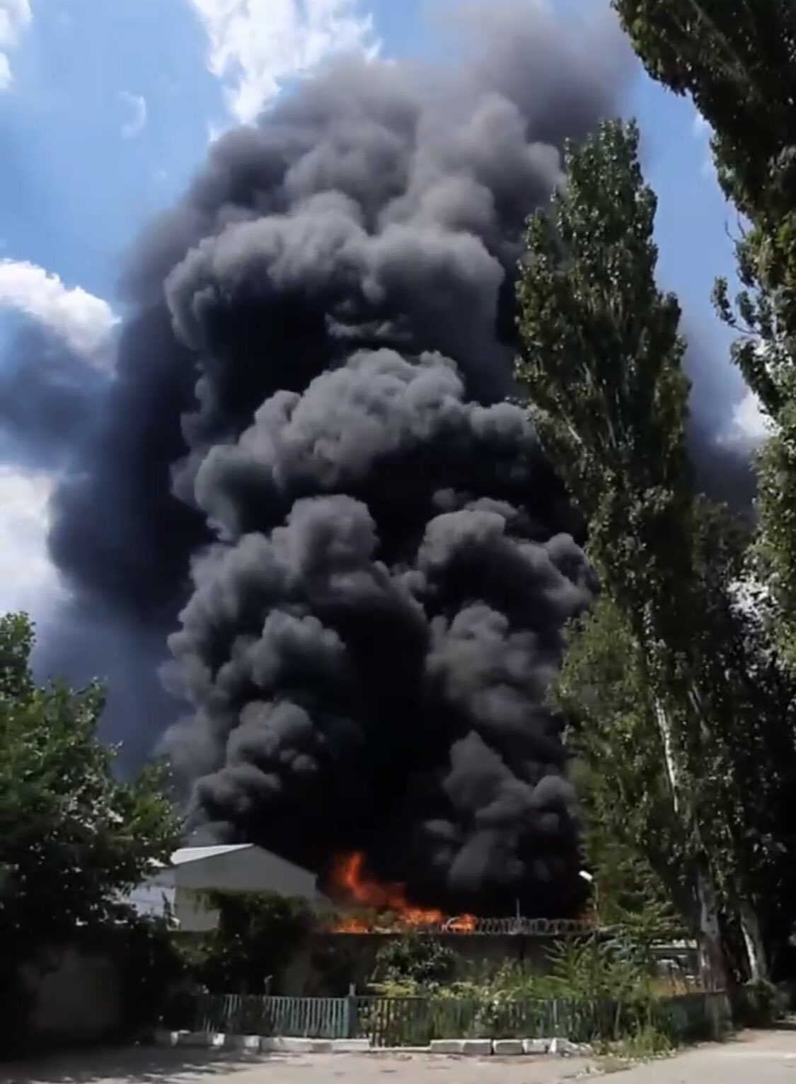 Fire in warehouse: Plastics ignited after gas blast