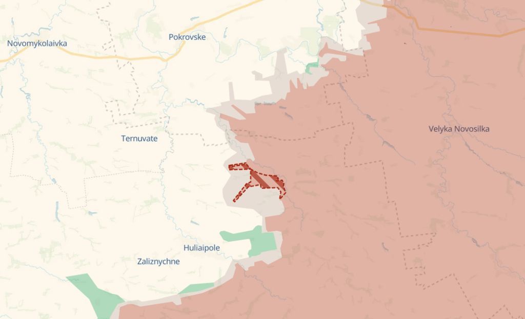 Ukrainian troops retreat after Russian artillery strikes