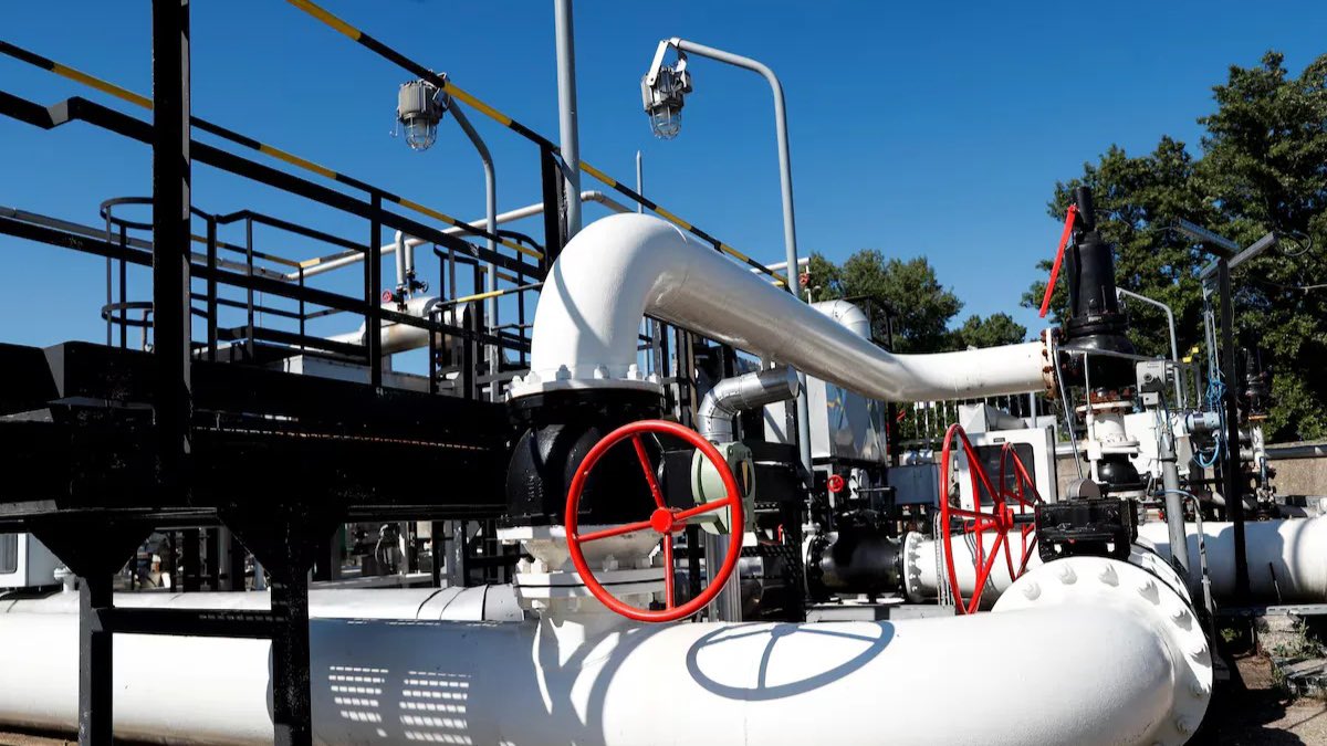 Russian Army Oil Pipeline Blown Up in Saratov