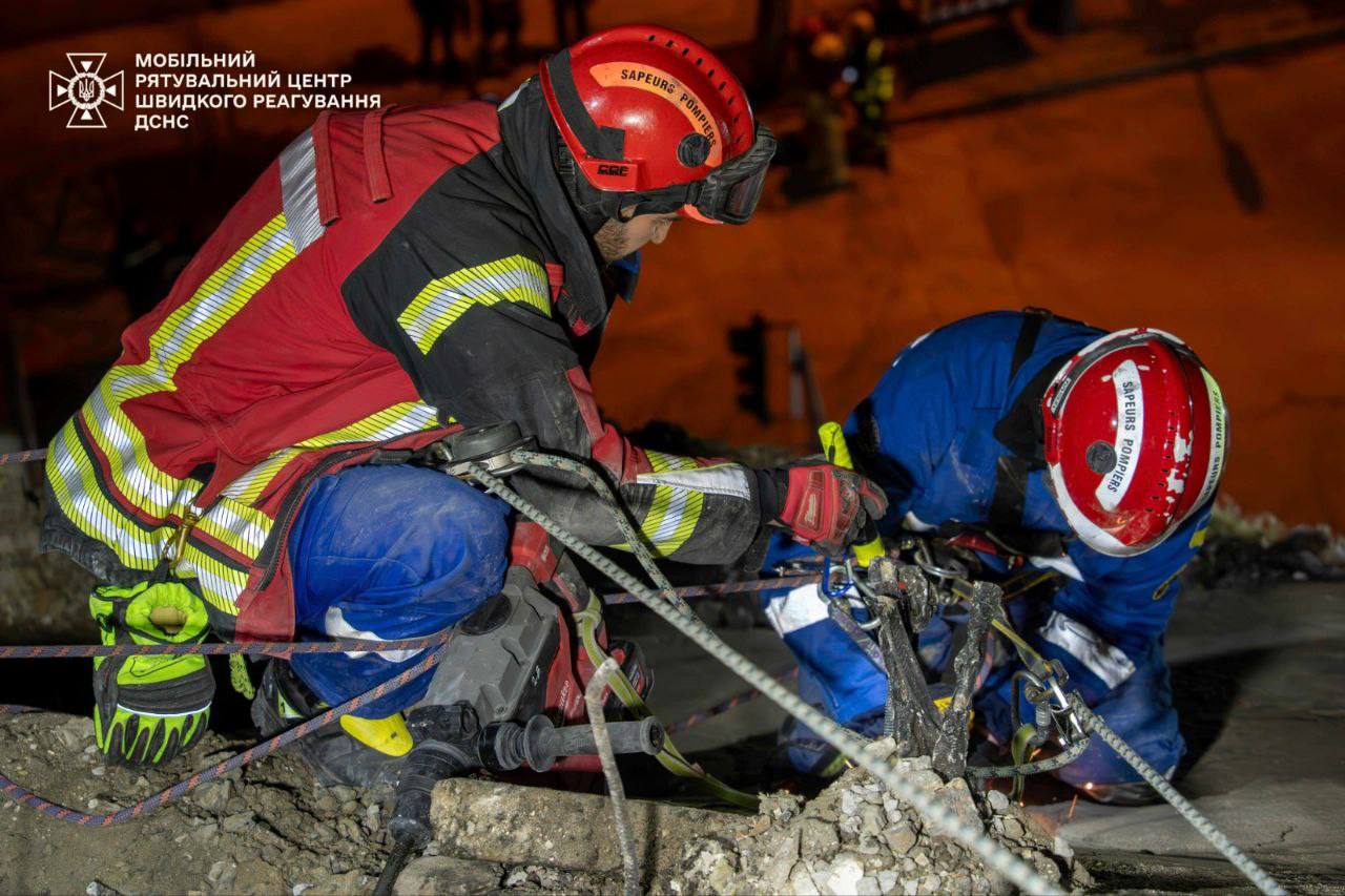 Debris cleared in Kyiv after Jan 1 attack: 2 dead, 4 injured