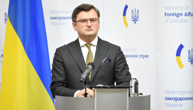 Kuleba urged foreign companies: Russia legalizes state raiding