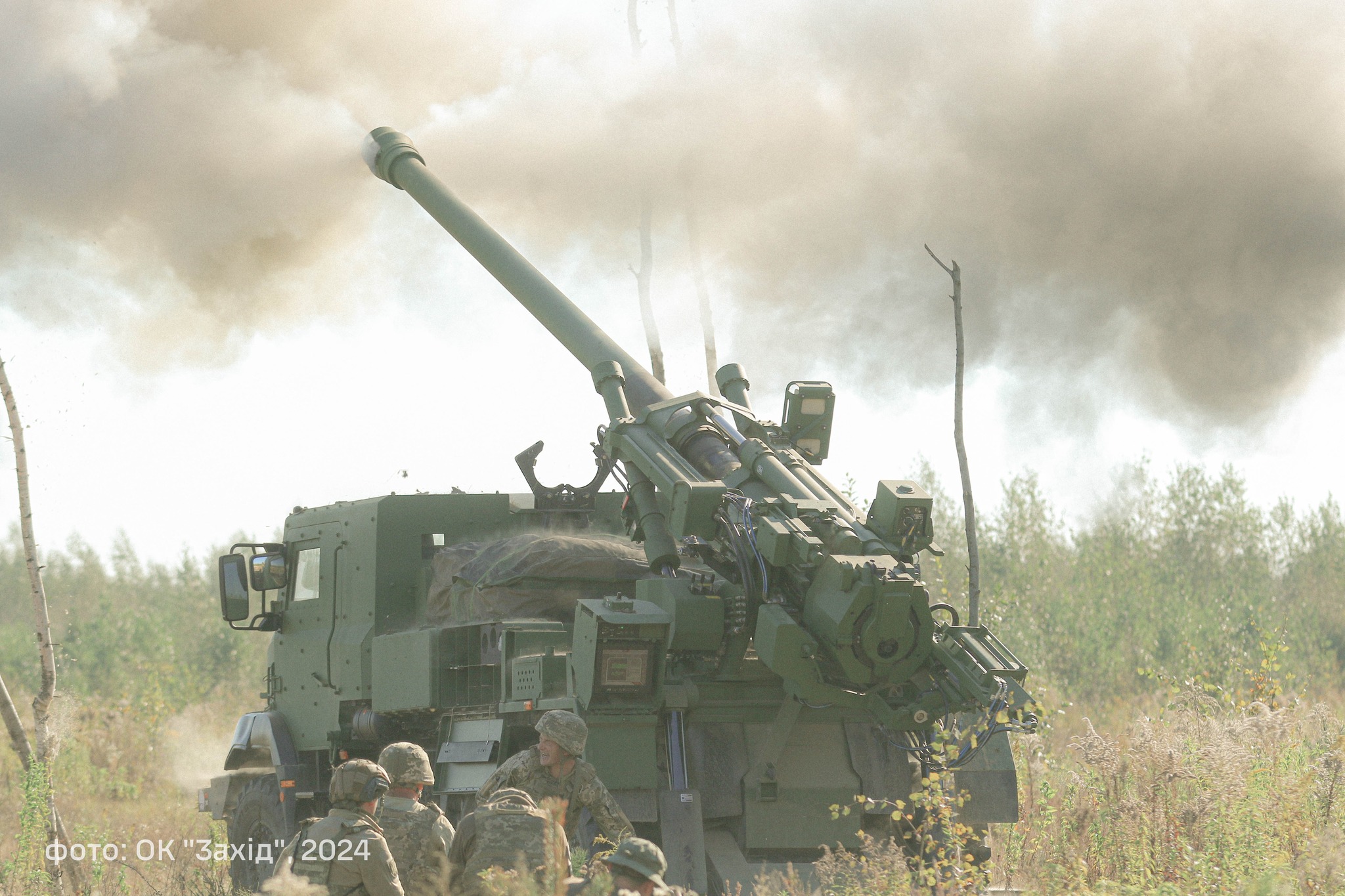 Gunners using self-propelled CAESAR artillery