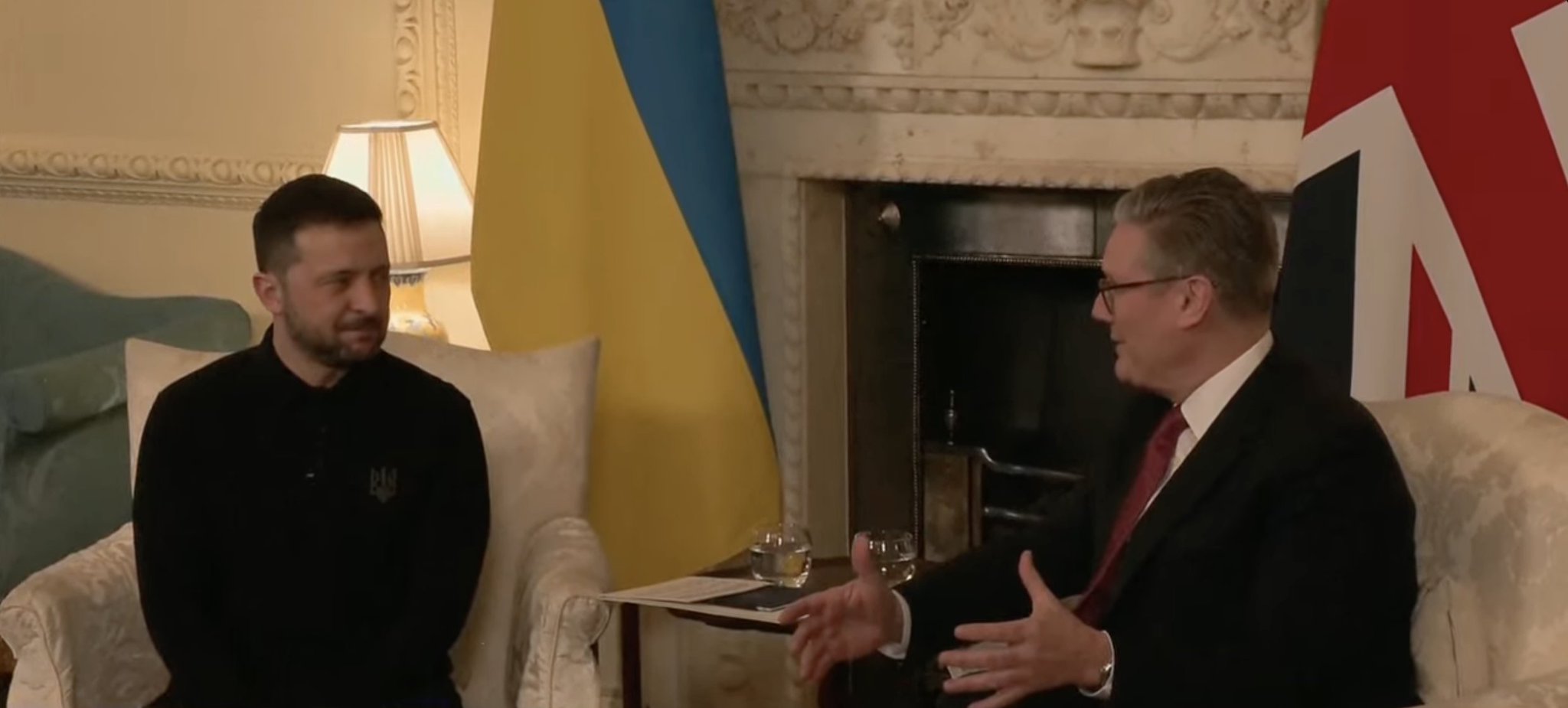 Starmer réaffirme soutien à l’Ukraine à Downing Street