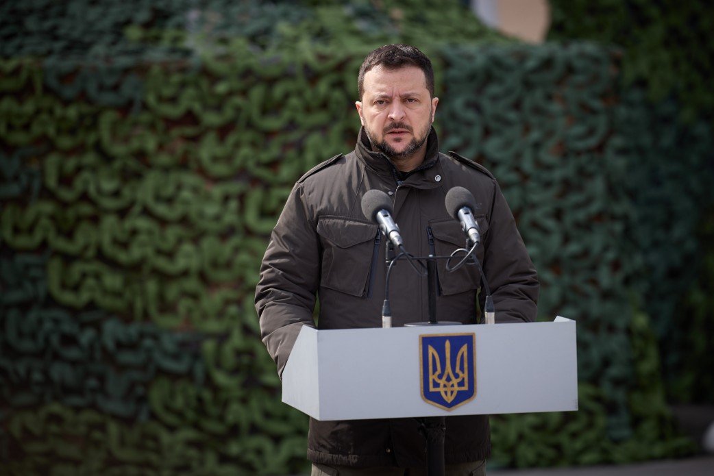 Zelensky vows to stop Russia with US aid