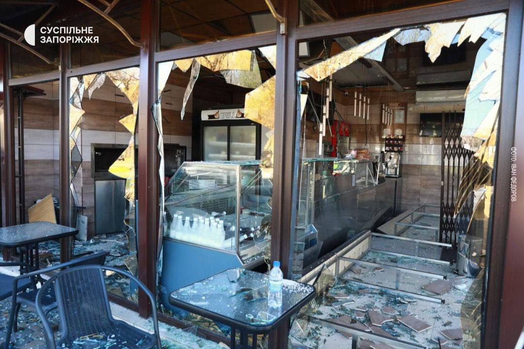 Russia strikes Zaporizhzhia, killing civilians